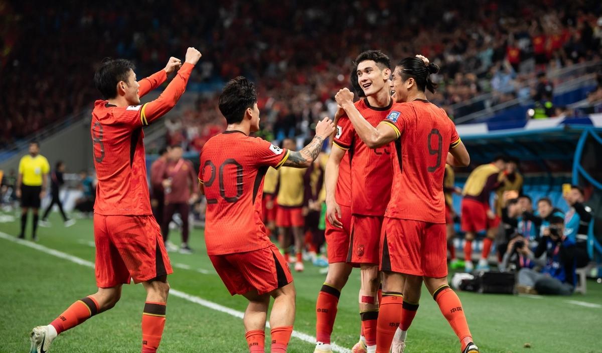 比赛中球队激烈角逐,展现顶尖水平的简单介绍 比赛中球队激烈角逐,展现顶尖水平的简单介绍