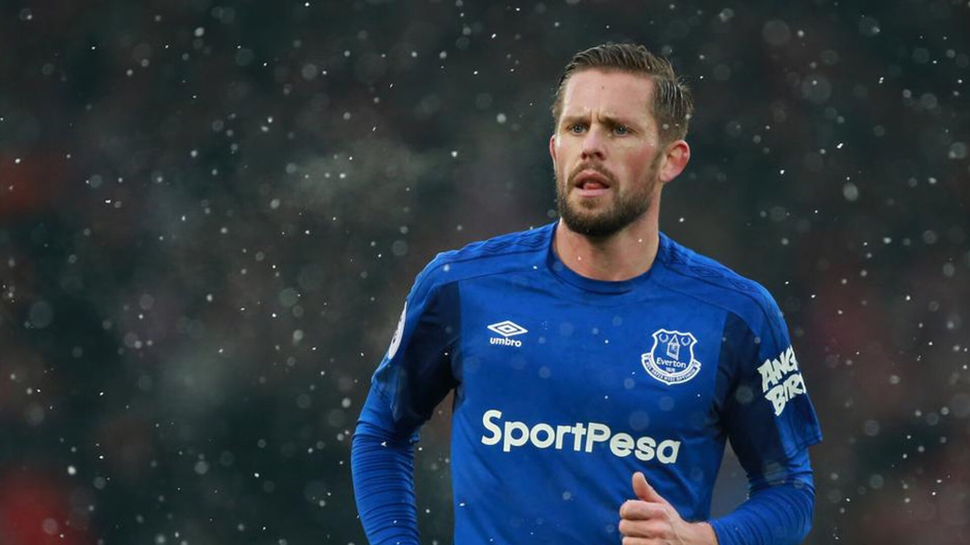 开云官方app入口-赛道上的艺术，塞恩斯高光表现，阿斯顿马丁碾压索伯车队